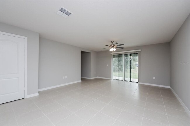 Photo - 387 Begonia Ct