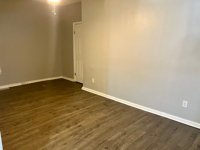 Photo - 7529 Roslyn St Unit 1B