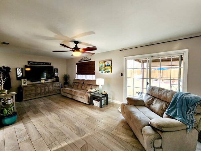 Photo - 112 Jaimie Way