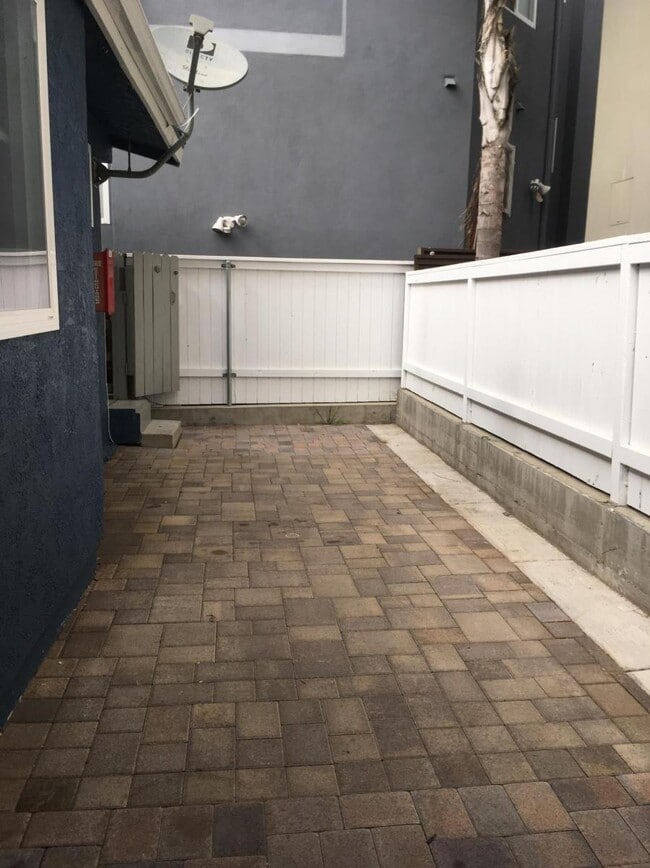 Private patio - 1346 Bayview Dr