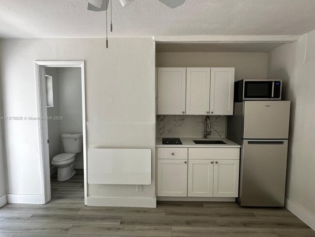 Building Photo - 2115 N 17th Ct Unit 4 Rental
