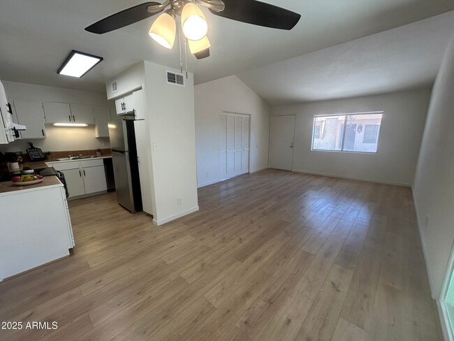 Photo - 6342 N 47th Ave