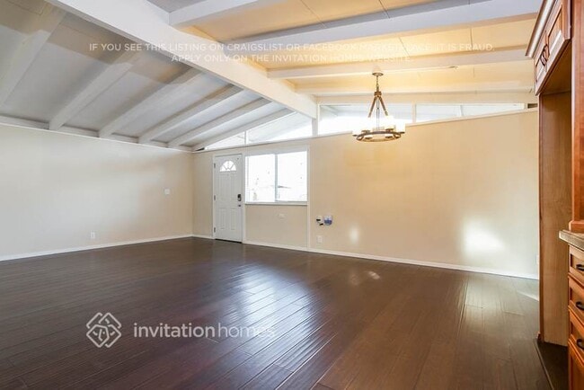 Photo - 1467 Michigan St