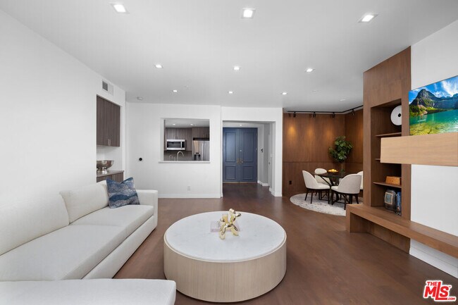 Photo - 930 N Doheny Dr Unit 317