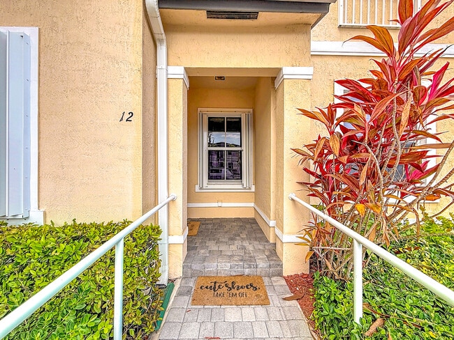 Photo - 142 SE 28th Ter