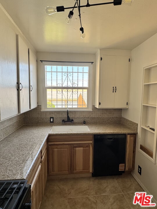 Photo - 3311 1/2 W 78th St Unit 112