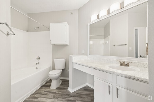 3BR, 2BA - 1,165SF - Primary Bathroom
