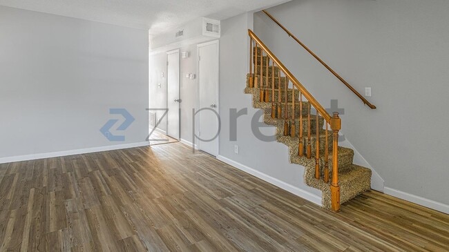 Photo - Unit APT B