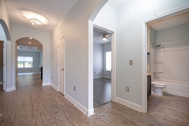 Photo - 8753 Bradfield Dr