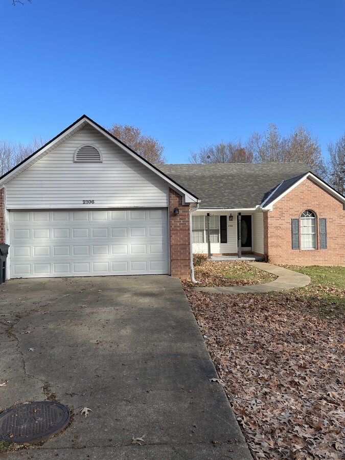 Photo - 2106 Fox Meadow Ln