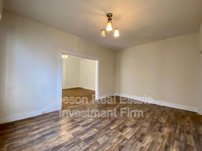 Photo - 546 Dalzell St