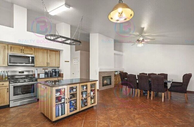 Spacious 4-Bedroom Home in Rosewood Lakes with Resort-Style Community Amenities
