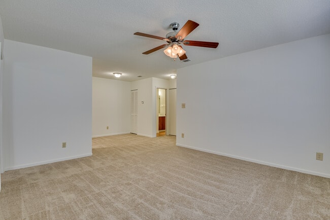 Woodwinds Apartments