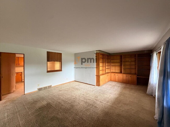 Photo - 330 E 69th Pl