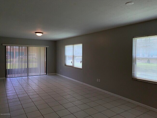 Photo - 7301 Ridgewood Ave Unit A101