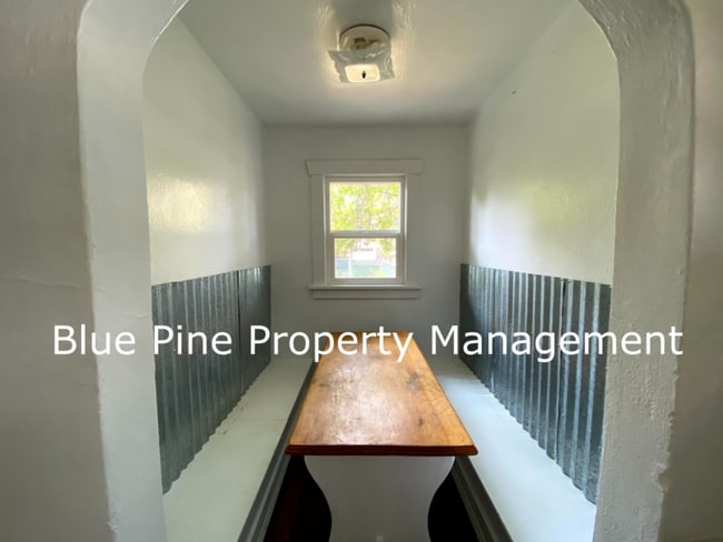 Photo - 619 S 11th Ave
