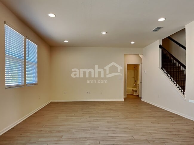 Photo - 22 N Hamilton Springs Rd