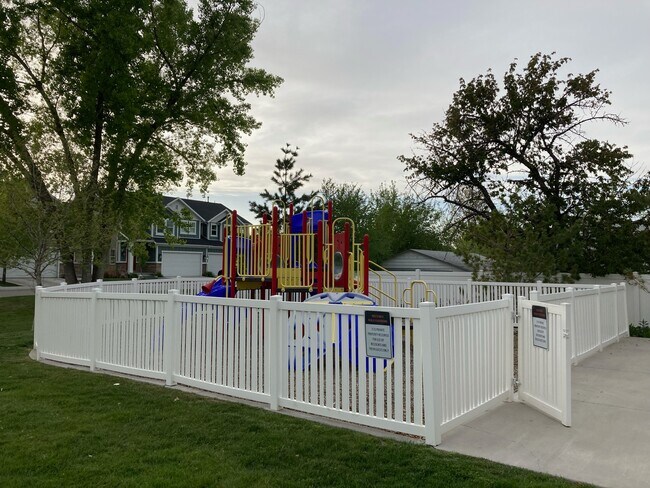 Photo - 446 E Windy Garden Ln