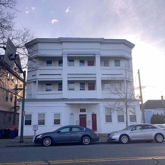 Building Photo - 588 Brock Ave Unit 3S