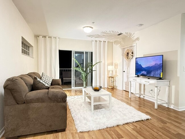 Photo - 19325 Water Oak Drive Unidad 205