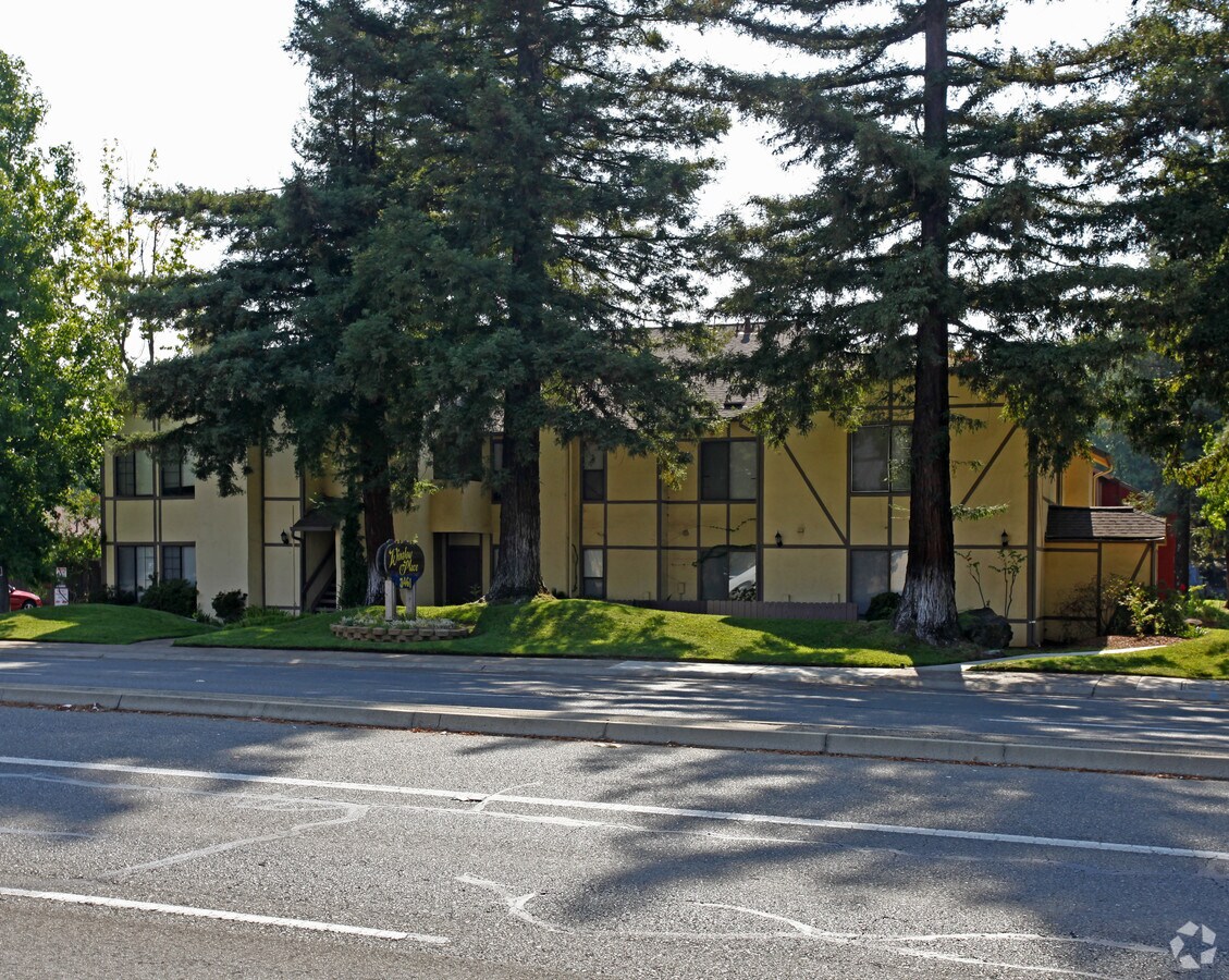 Winslow Place Apartments - Winslow Place Apartments