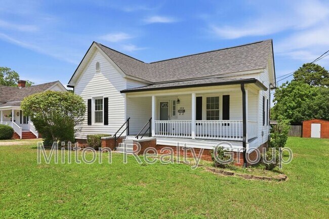 Photo - 204 E H St