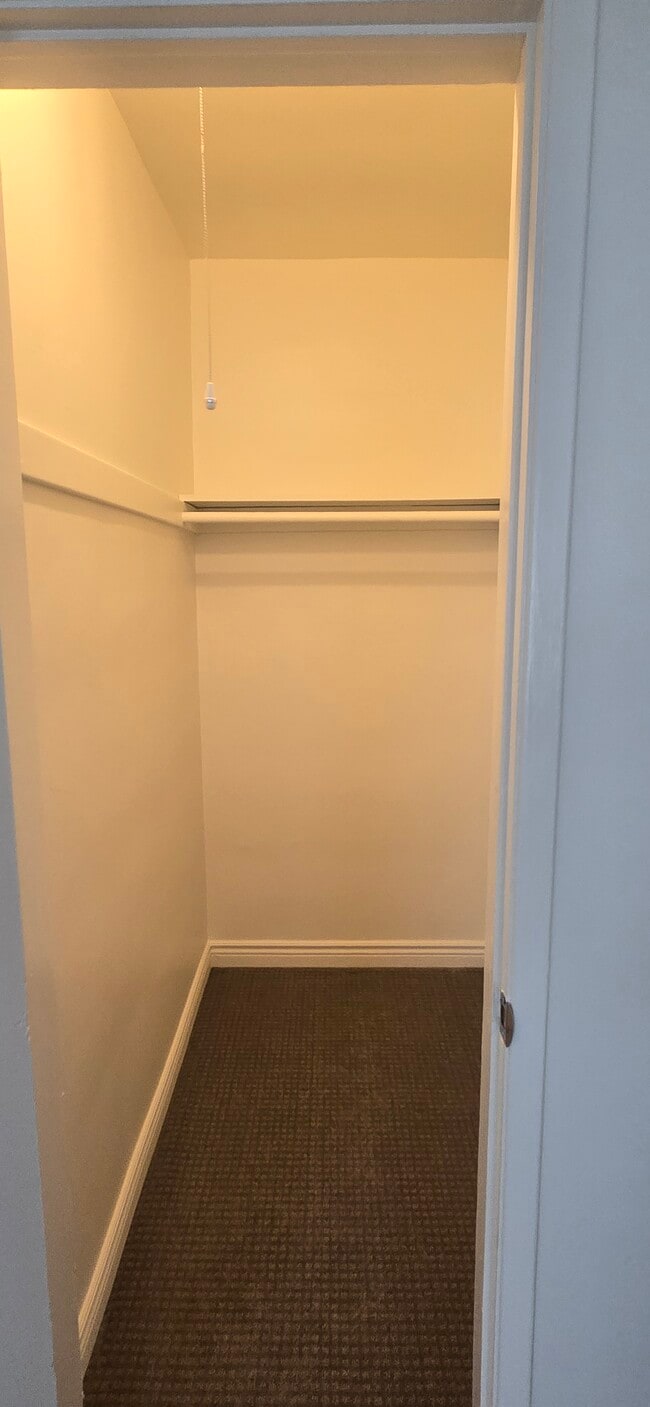 Photo - 8610 Olin St Apartamentos