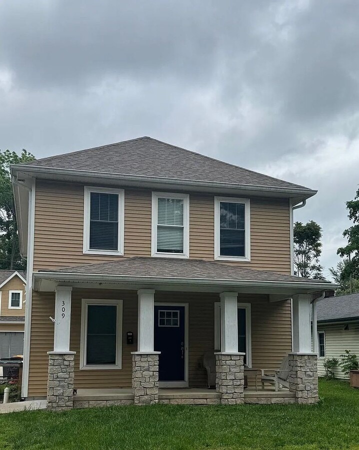 Photo - 309 E Wylie St