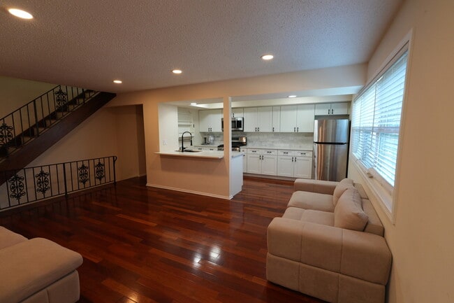 Photo - 1204 W Inverrary Ln Unit -