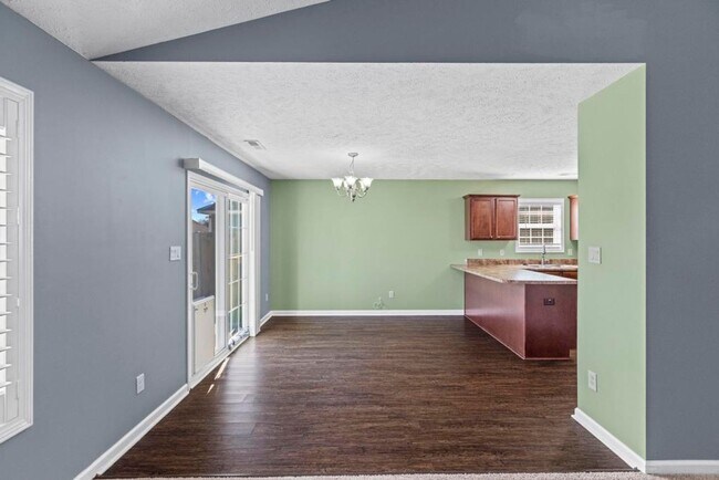 Photo - Beautiful home in great neighborhood!