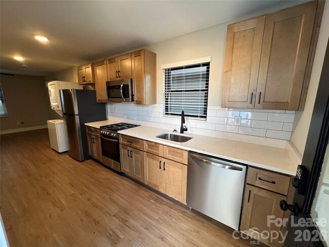 Photo - 412 N 4th St