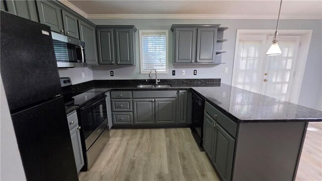 Photo - 400 Summer Pl NW