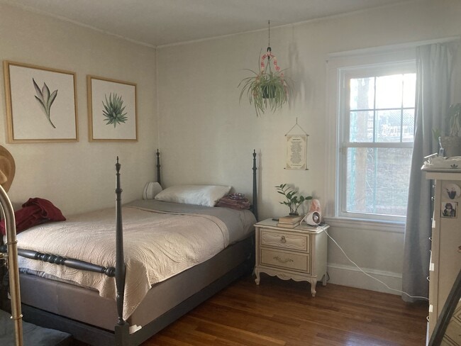 Photo - 141 Willow St