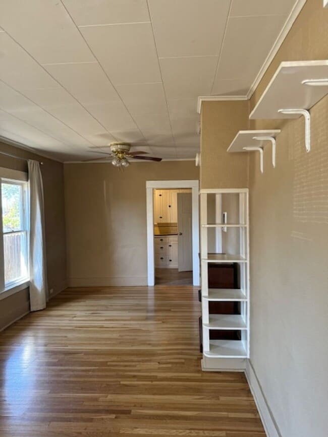 Photo - 1114 W 8th St Unidad A