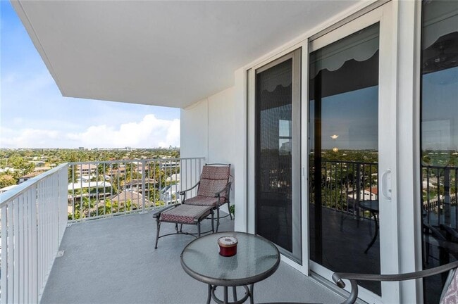 Photo - 2881 NE 33rd Ct Unidad Ph A