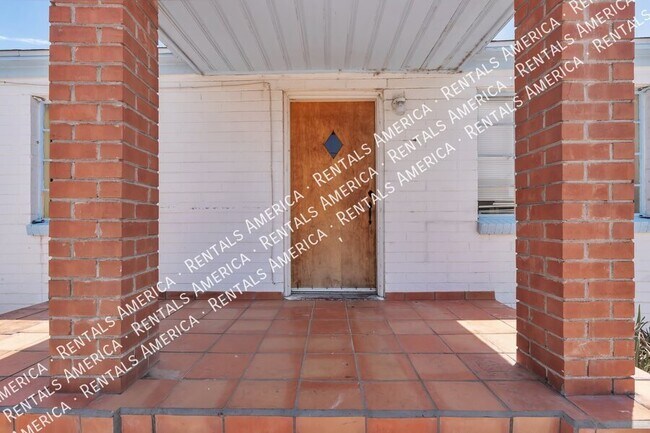 Photo - 301 W Roger Rd Casa