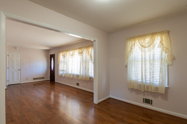 Photo - 1008 Fairview Rd