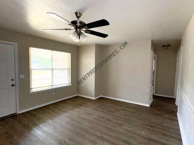 Photo - 7808 NW 6th St