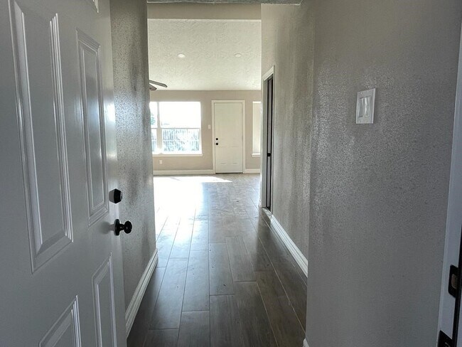 Photo - 16910 Quail Glen Dr