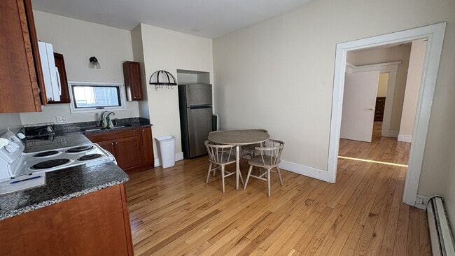 Photo - Spacious 2 Bed, 1 Bath Apartment – Portland – $2,199/month Unit 1