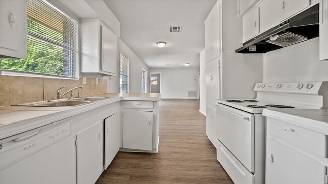 Photo - 406 Pamela Dr