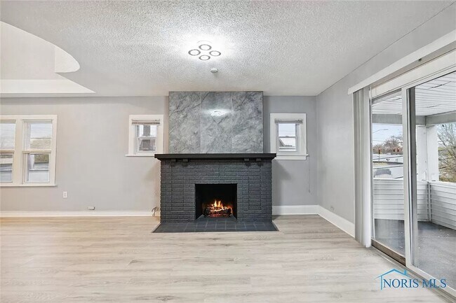 Photo - 3037 Douglas Rd Apartments