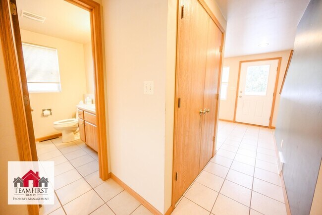 Photo - 2135 S Broadway