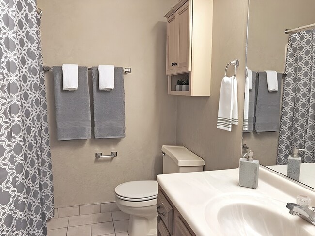 Photo - Williamsburg Village