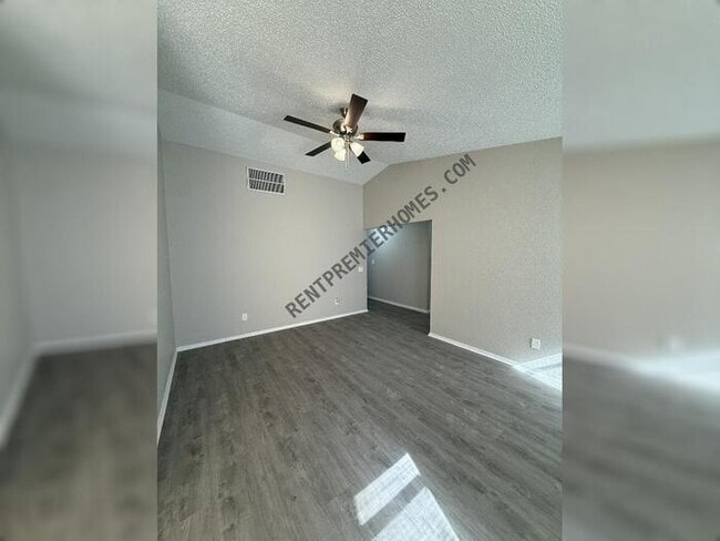 Photo - 1720 SE 7th St