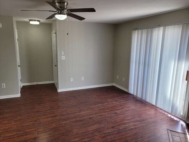 Photo - Greenbrier Unidad A