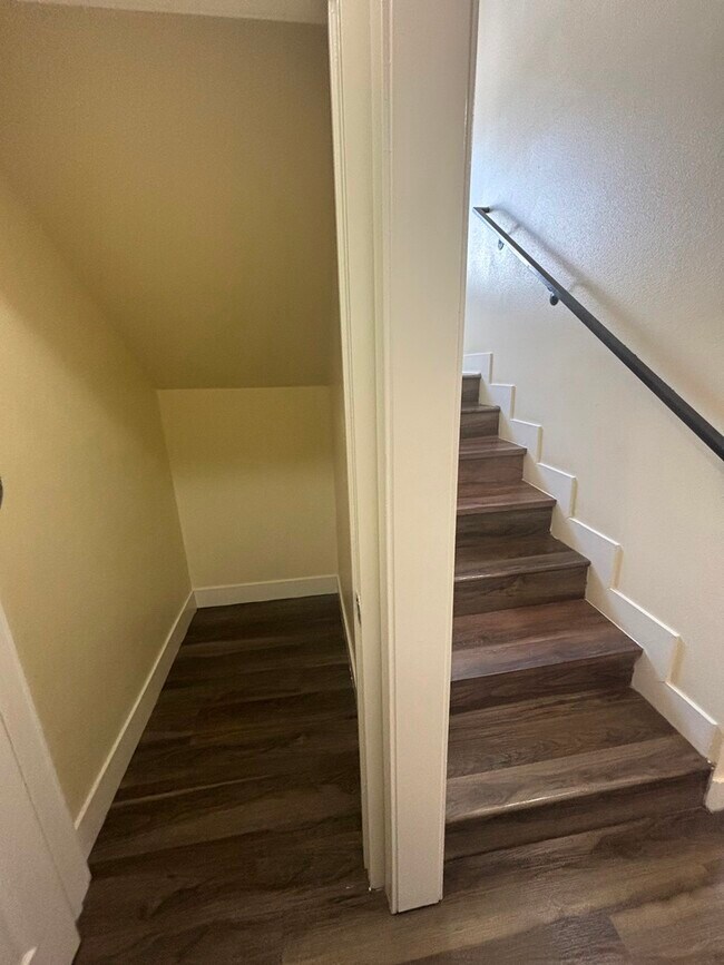 Photo - 133 W 74th St Townhome