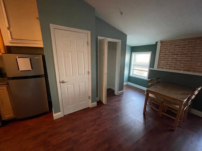 Photo - 927 N Calvert St Apartments Unit 3R