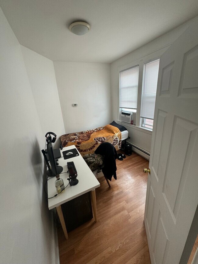 422 Beardsley Ave Apartments Unit 3 Bloomfield, NJ