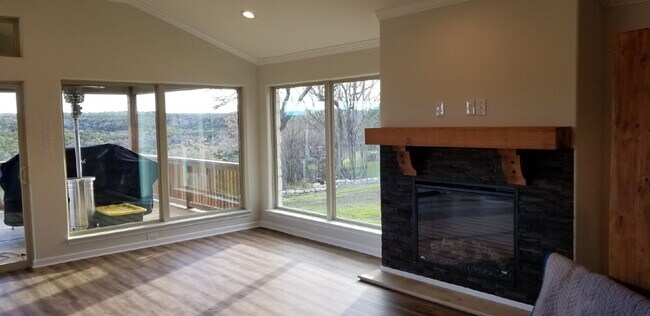 Photo - Beautiful Hill Country Retreat Near Lake Travis with AMAZING VIEWS